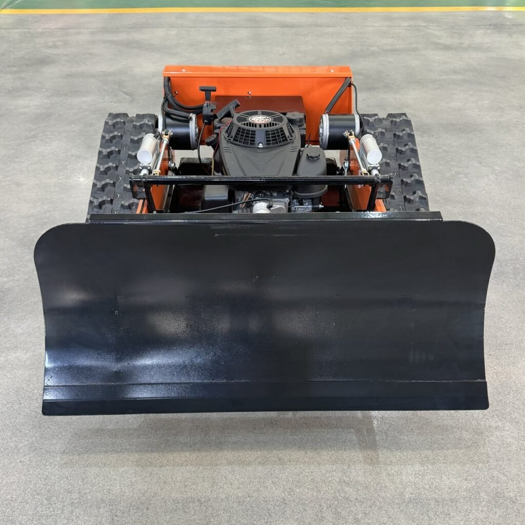 LG-550B Mower with Front Blade
