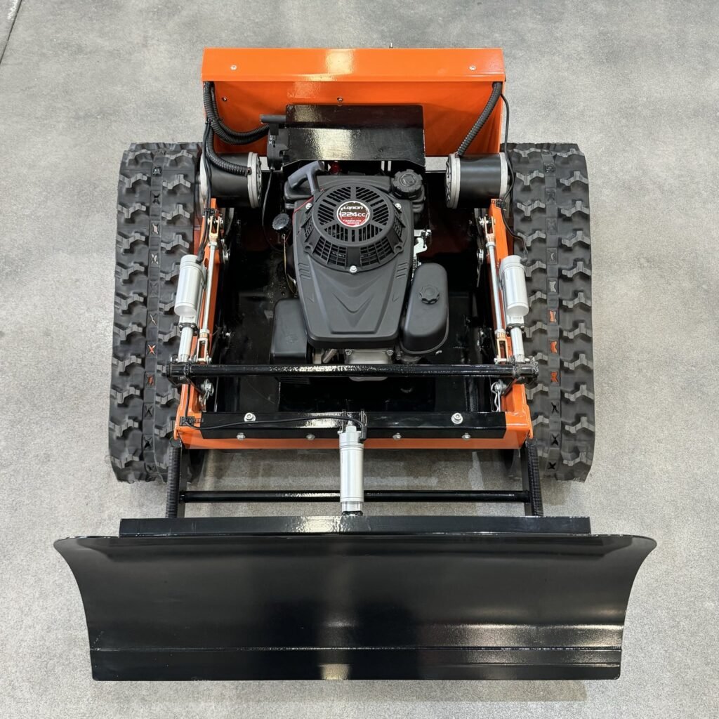 LG-550B Mower with Front Blade