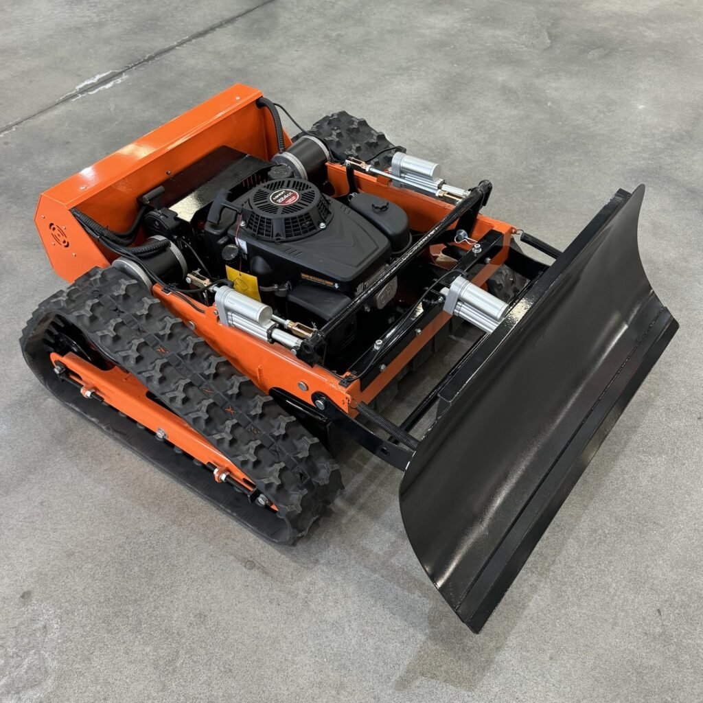 LG-550B Mower with Front Blade